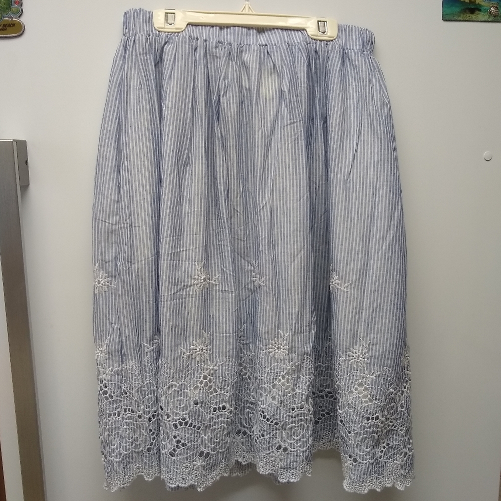 NWT We Love Fashion Blue and White Stripes Floral Skirt - Size M - Picture 10 of 11